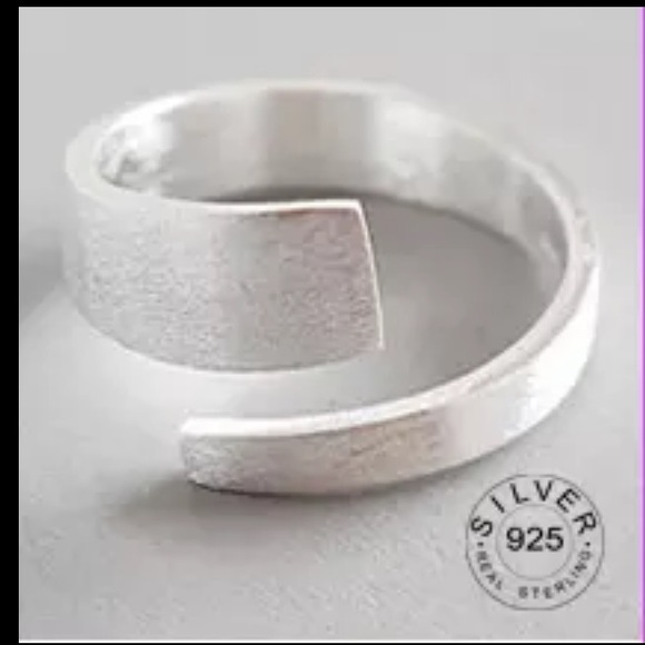 Minimalist 925 Silver Ring - Picture 1 of 1